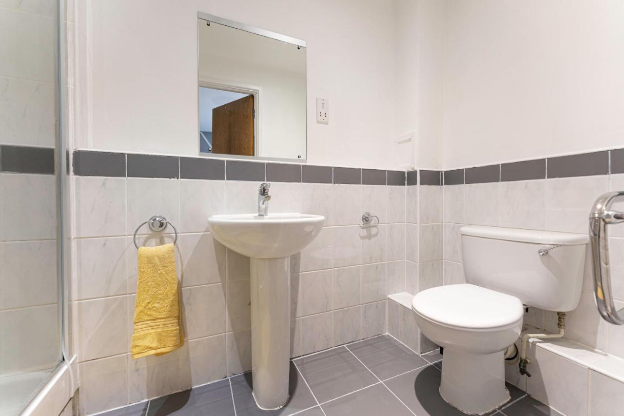 Riley House Spacious City Apartment Coventry Dış mekan fotoğraf