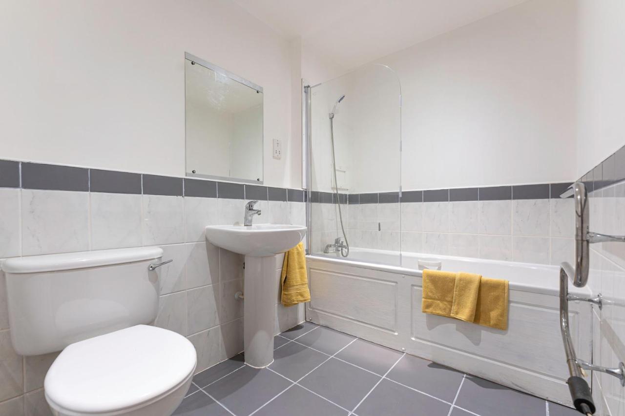 Riley House Spacious City Apartment Coventry Dış mekan fotoğraf