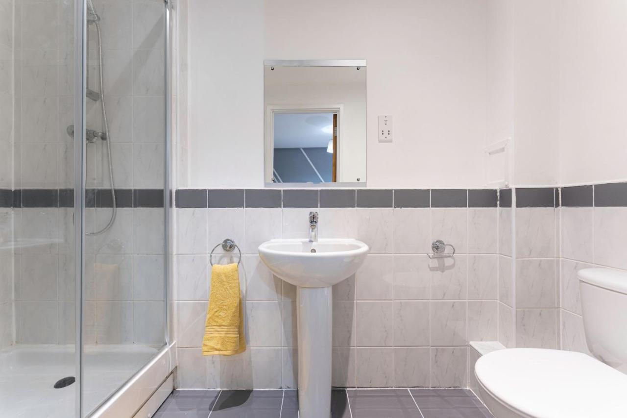 Riley House Spacious City Apartment Coventry Dış mekan fotoğraf